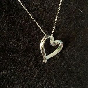 Heart necklace with friendship saying